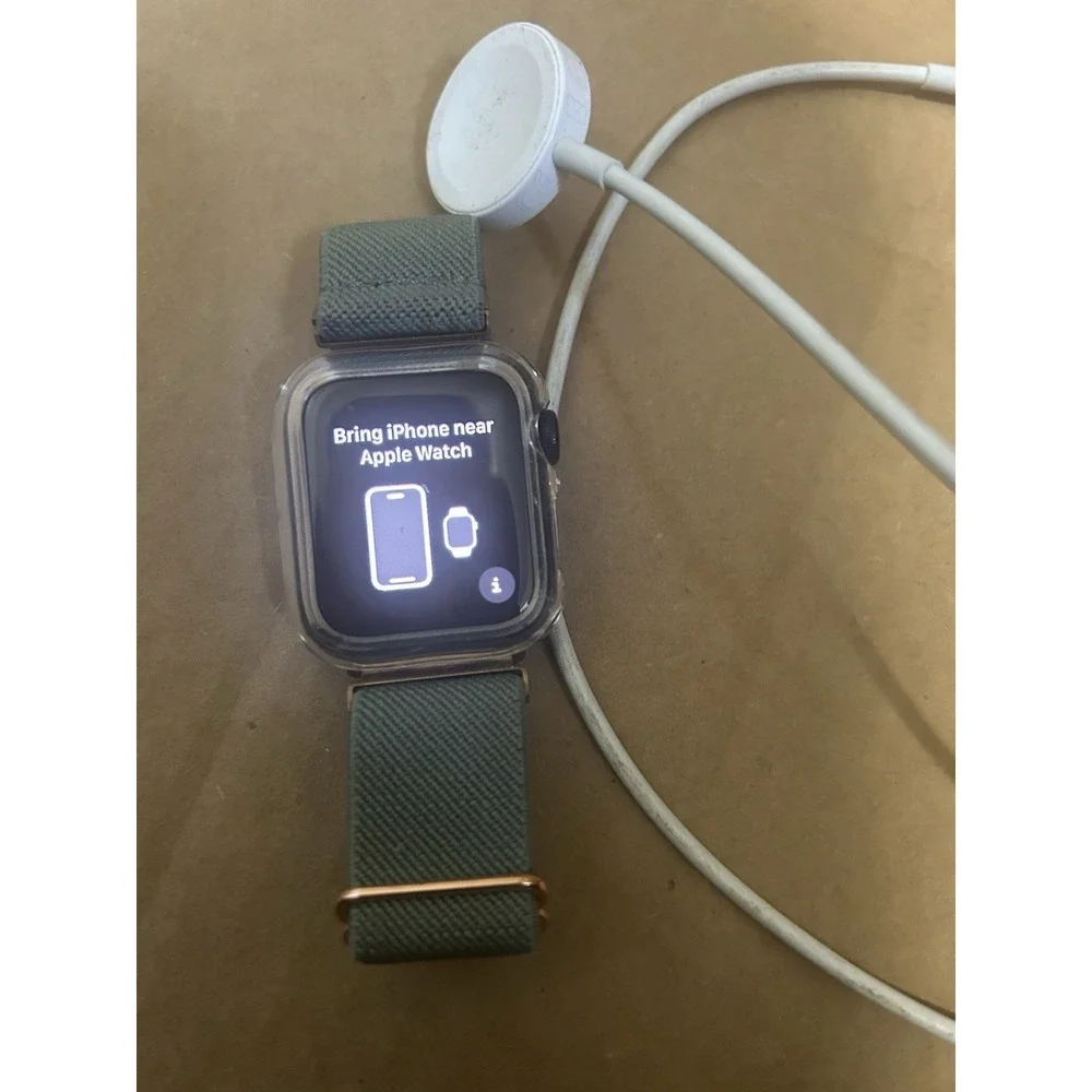 Apple Watch SE 2nd Gen 40mm GPS Midnight Aluminum Excellent